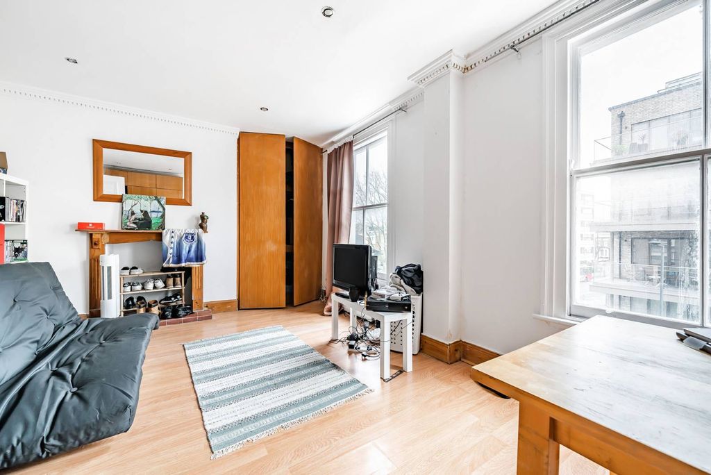 Property photo 1 of 8