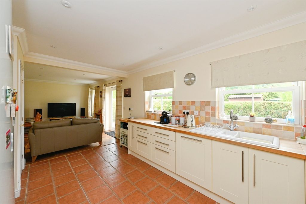Property photo 3 of 17