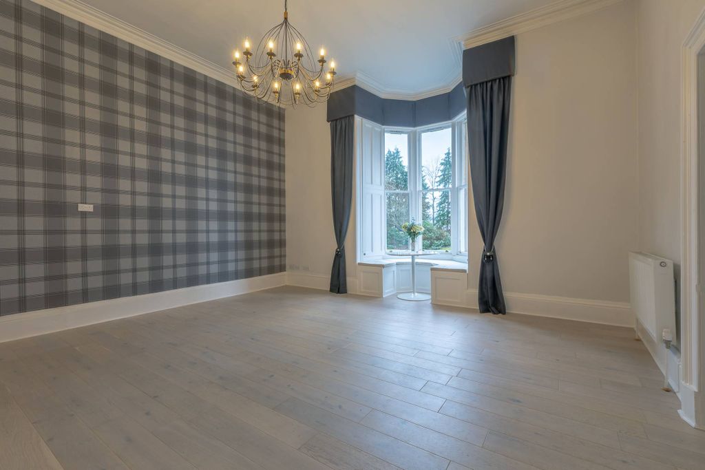 Property photo 2 of 28