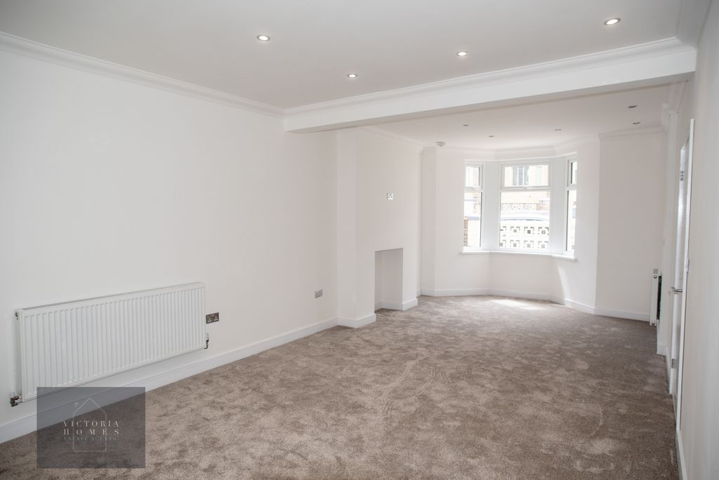 Property photo 3 of 31 Photo 6