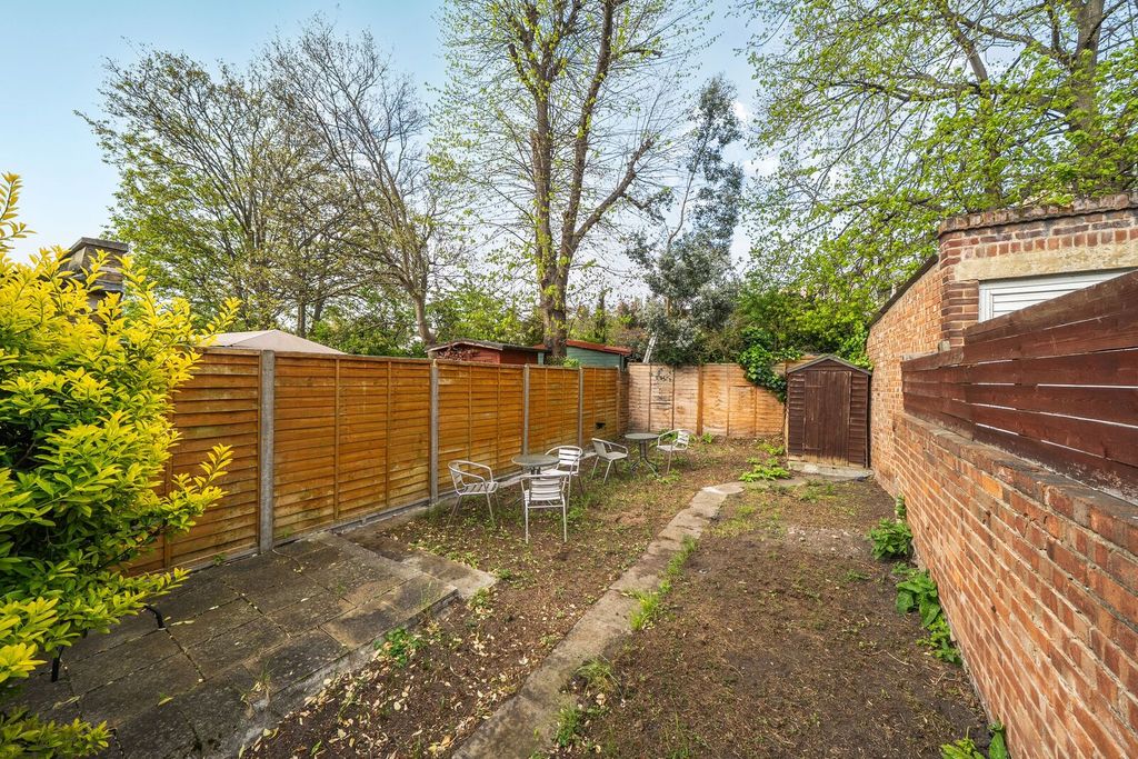 Property photo 1 of 17