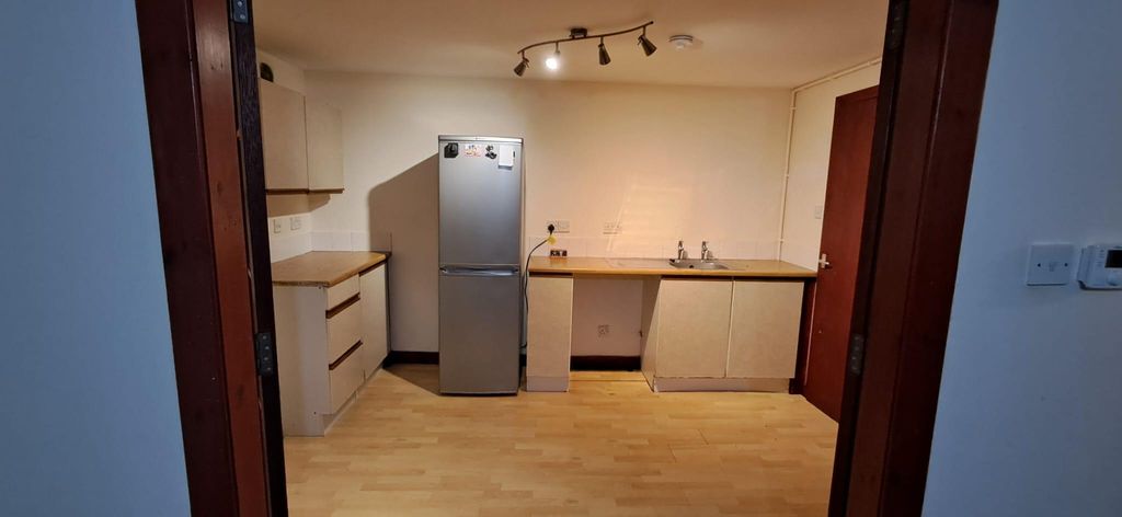 Property photo 2 of 6 Kitchen