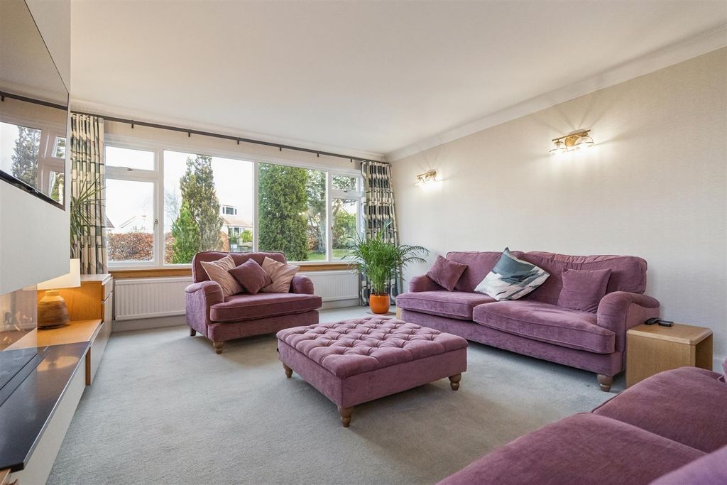 Property photo 3 of 37 P1107430.Jpg