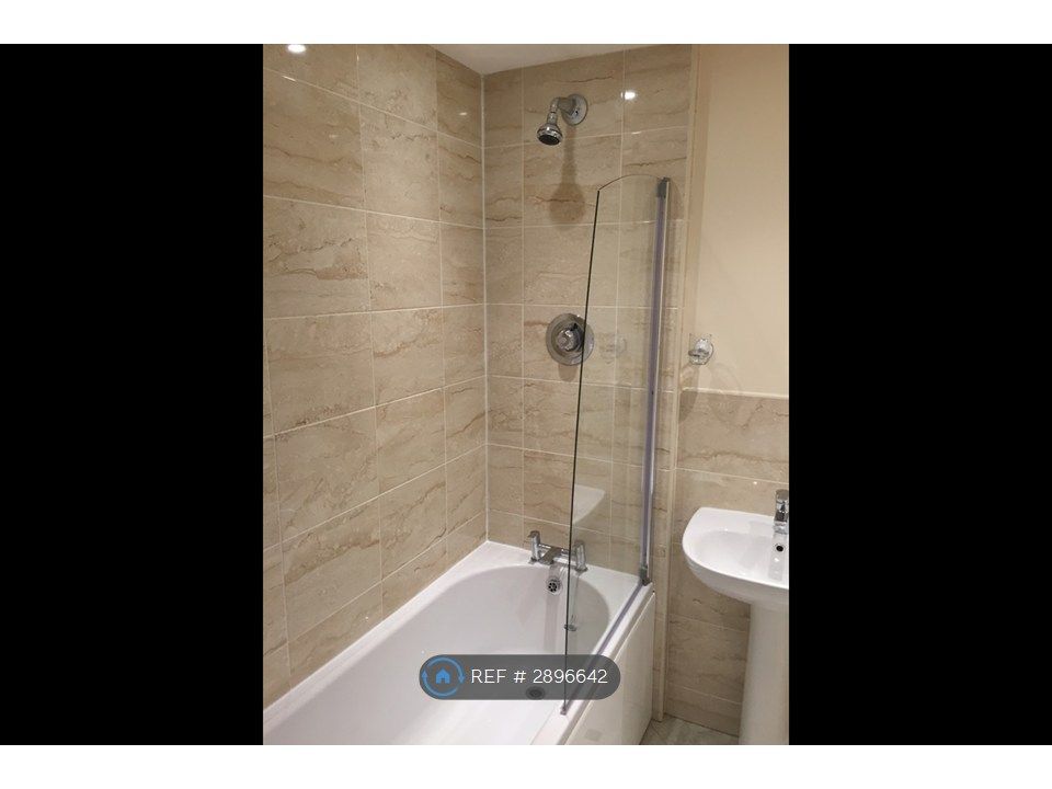Property photo 3 of 7 Bathroom