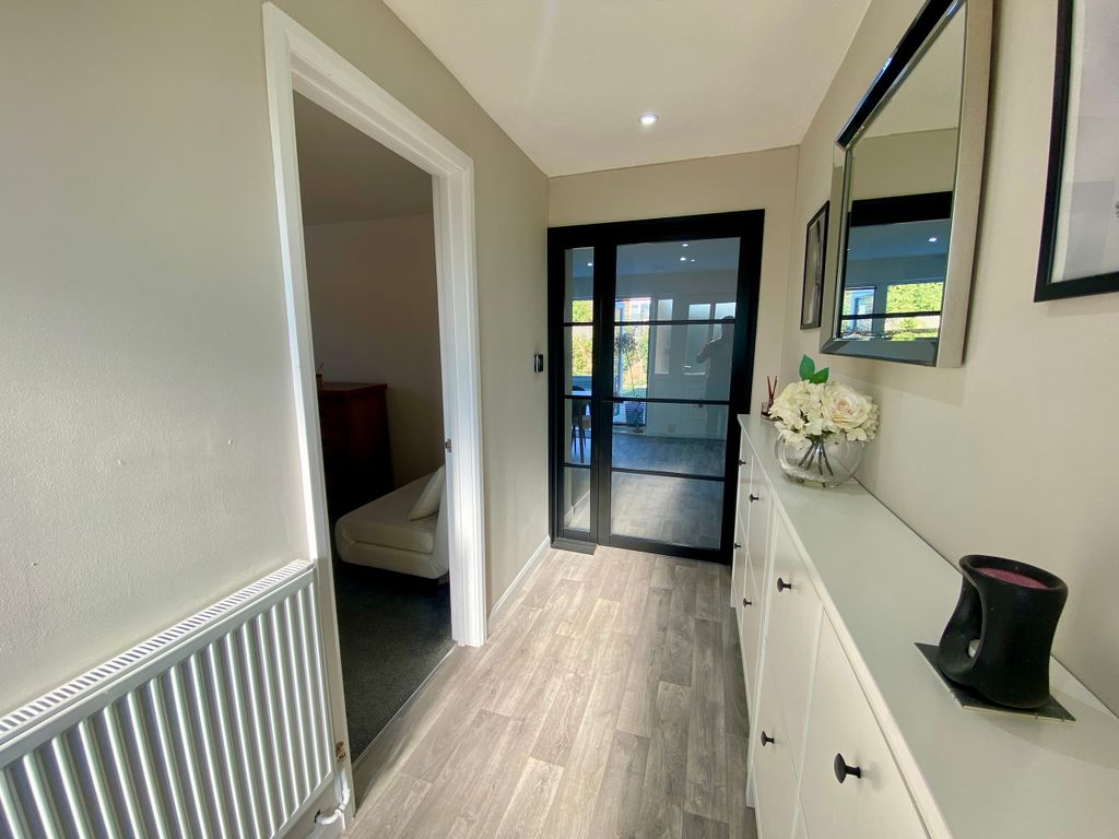 Property photo 2 of 16 Hallway