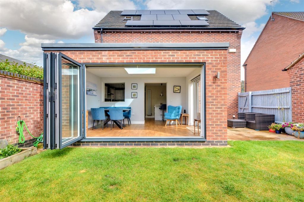 Property photo 3 of 26 Garden_New.Jpeg