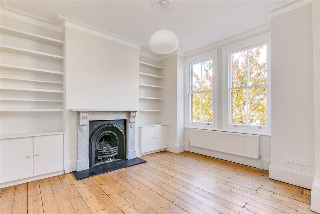 Property photo 2 of 6