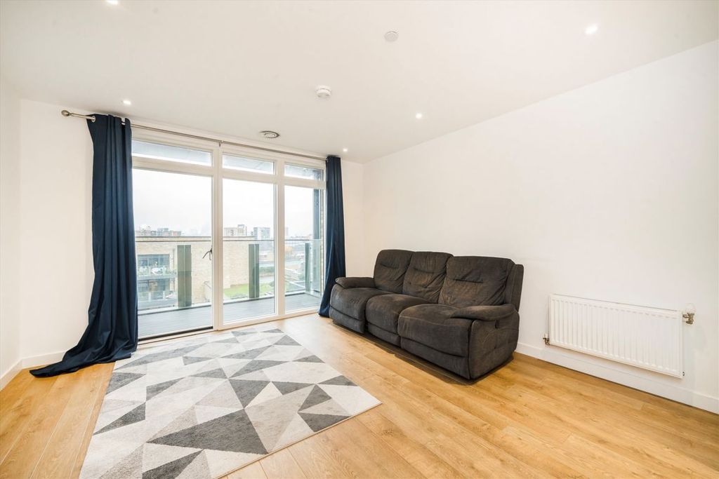 Property photo 3 of 7