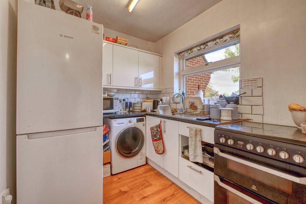 Property photo 2 of 8
