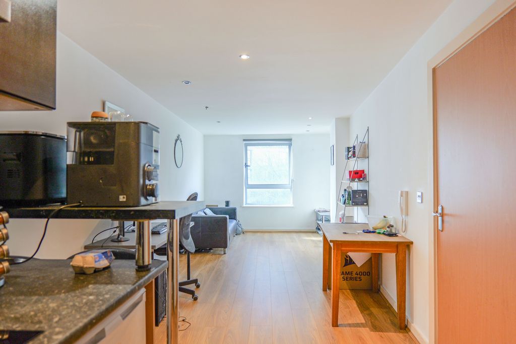 Property photo 3 of 24