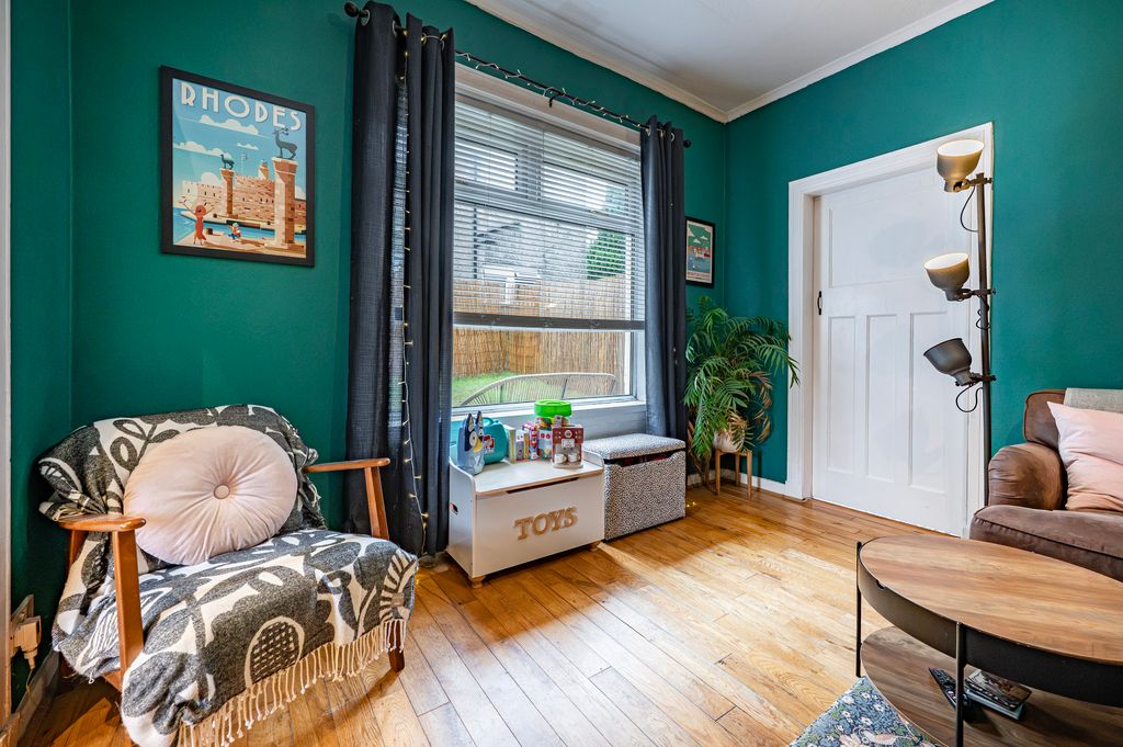 Property photo 3 of 32