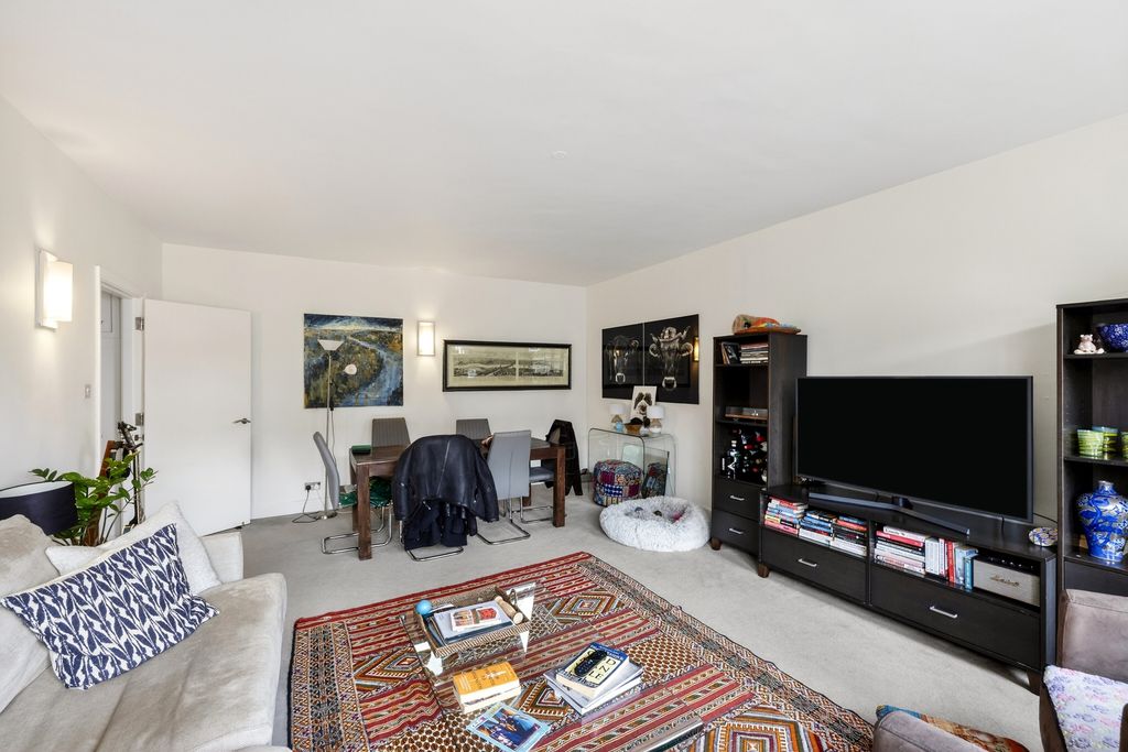 Property photo 2 of 18 Reception Room