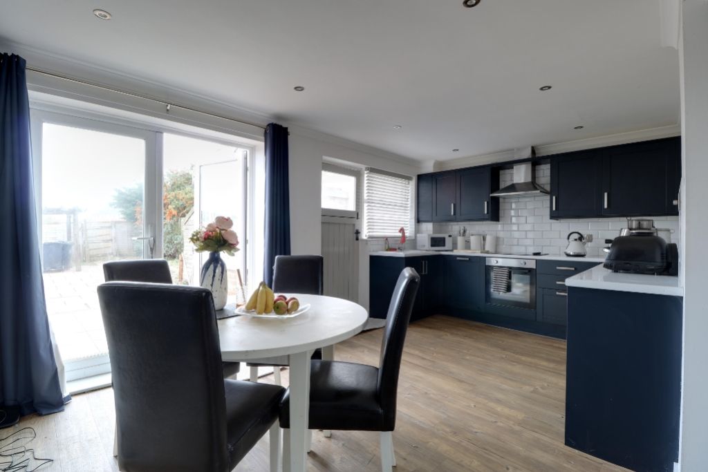 Property photo 3 of 17 Kitchen Diner