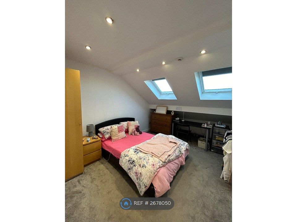 Property photo 3 of 7 Bedroom