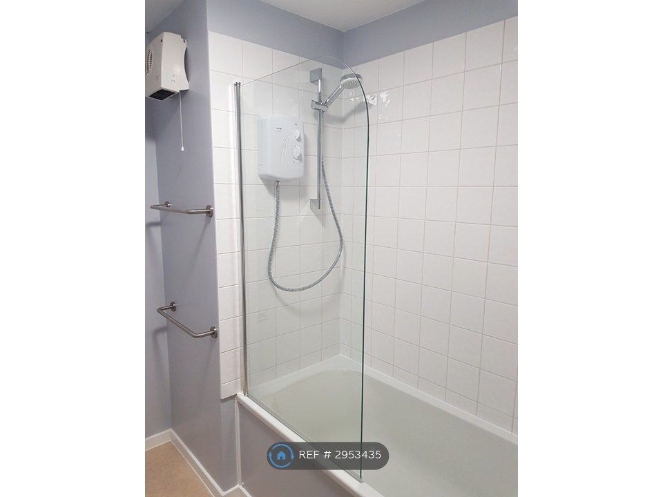 Property photo 3 of 12 Bathroom