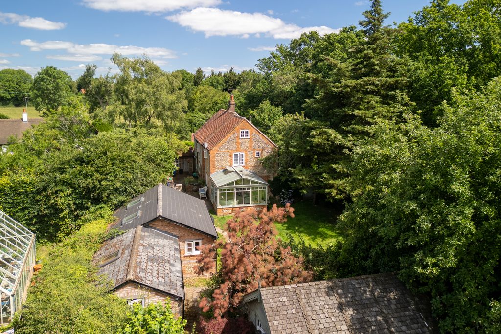 Property photo 1 of 28 Picture No. 95