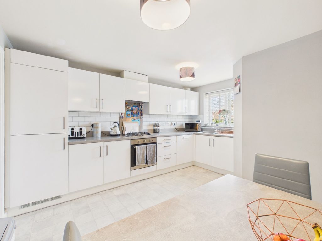 Property photo 3 of 16 5078855