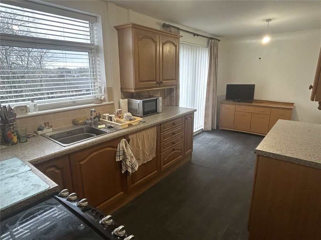 Property photo 3 of 16 Picture No. 27