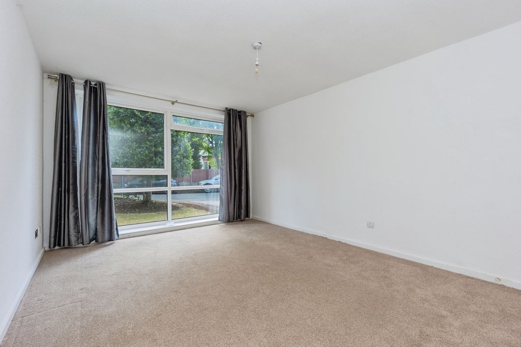 Property photo 3 of 20 Pbox-Img.Jpg