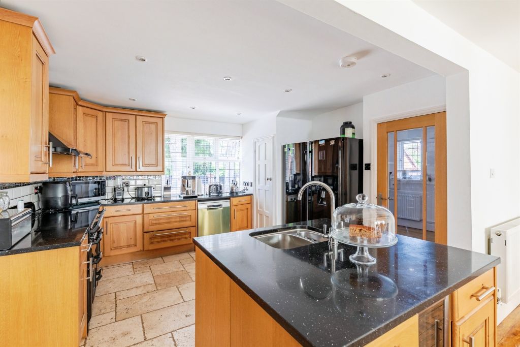 Property photo 2 of 17