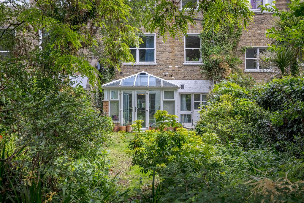 Property photo 1 of 17 Exterior