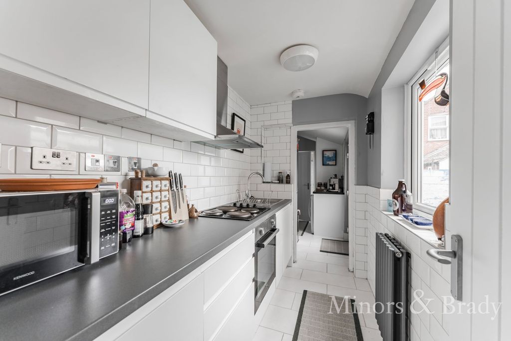 Property photo 2 of 10