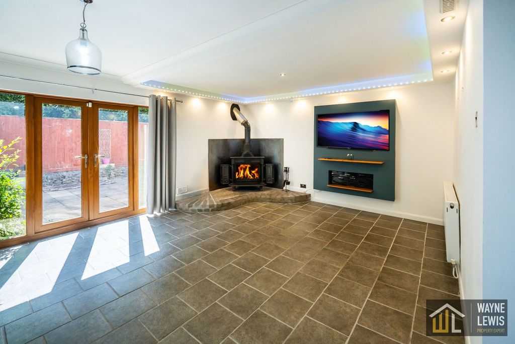 Property photo 2 of 53