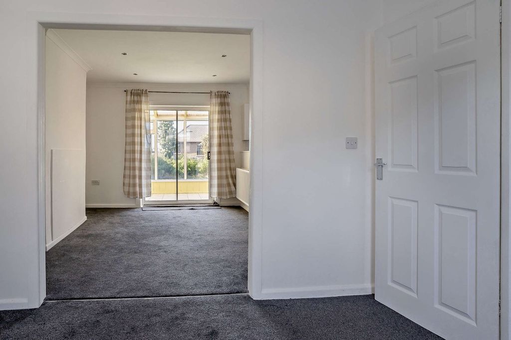 Property photo 2 of 24