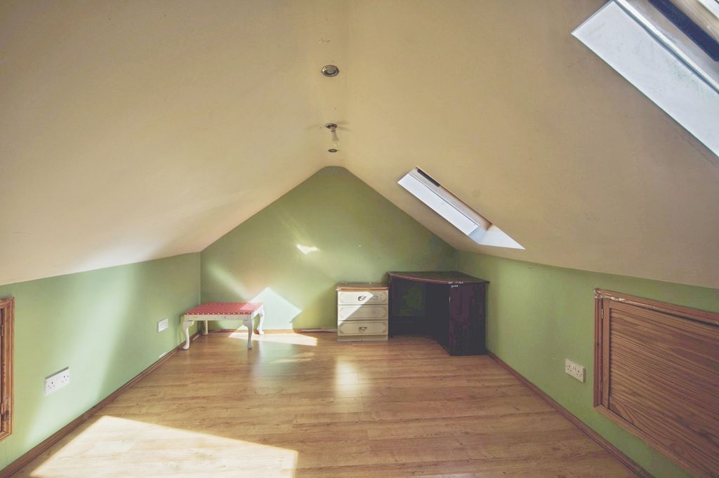 Property photo 3 of 18 Pbox-Img.Jpg