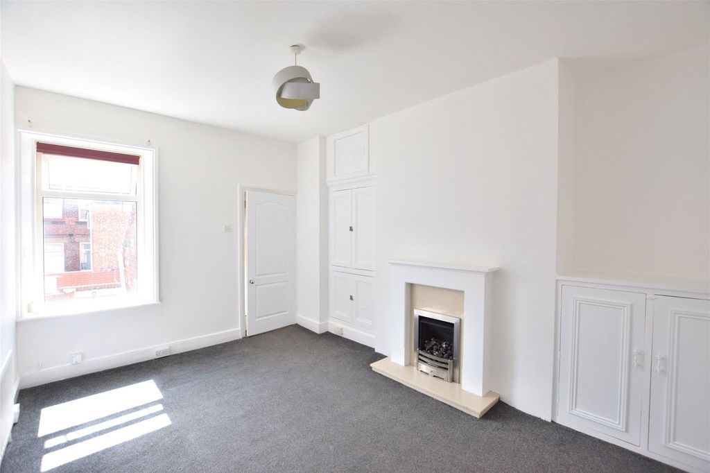 Property photo 2 of 6 Lounge