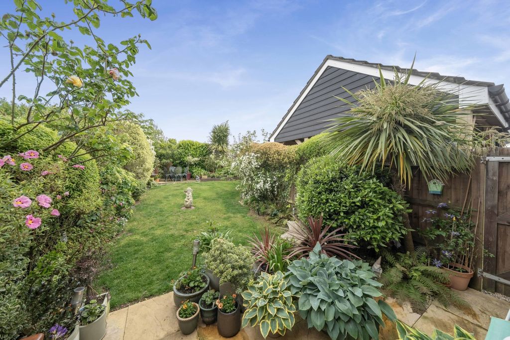 Property photo 2 of 19 Garden