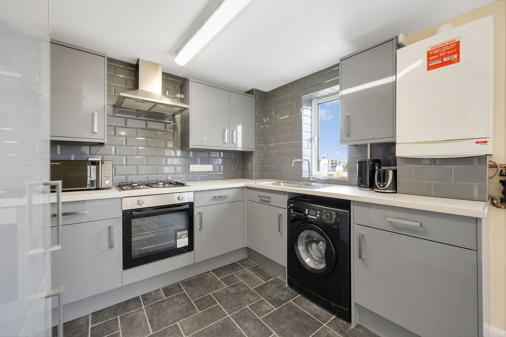 Property photo 2 of 16 Kitchen