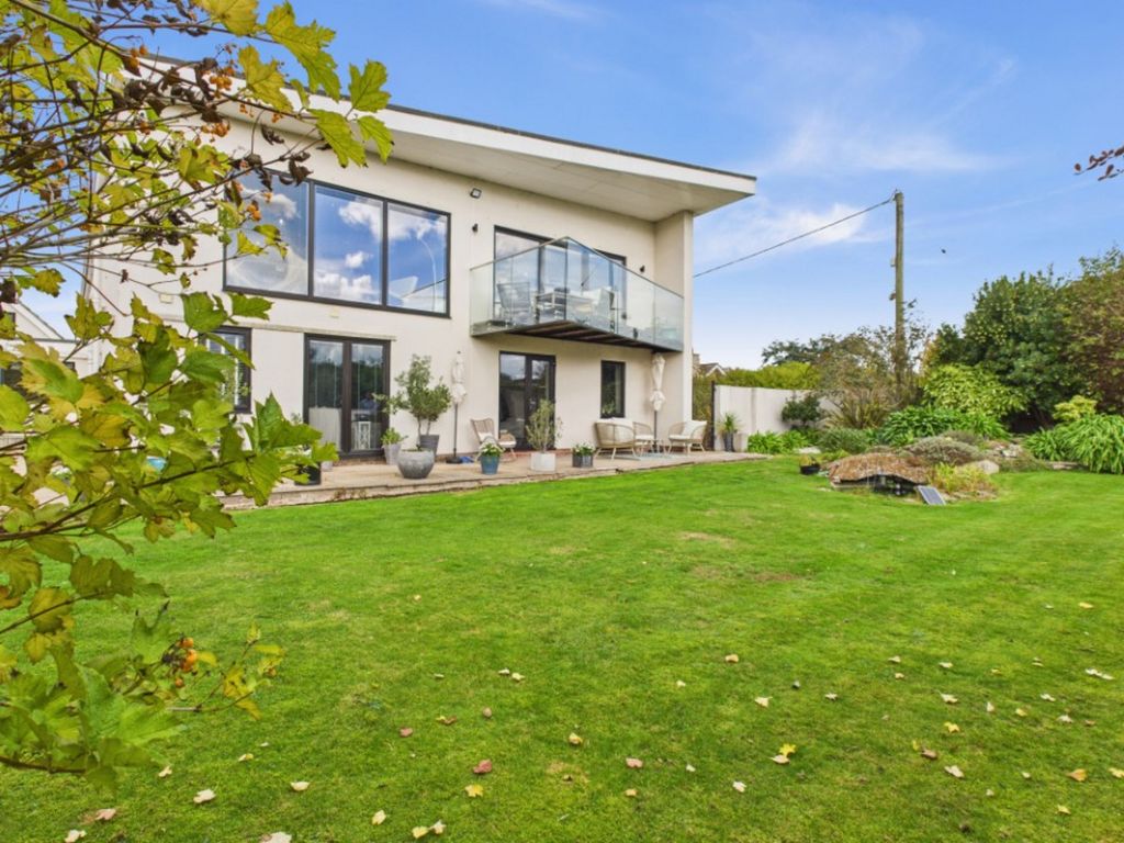 Property photo 3 of 29