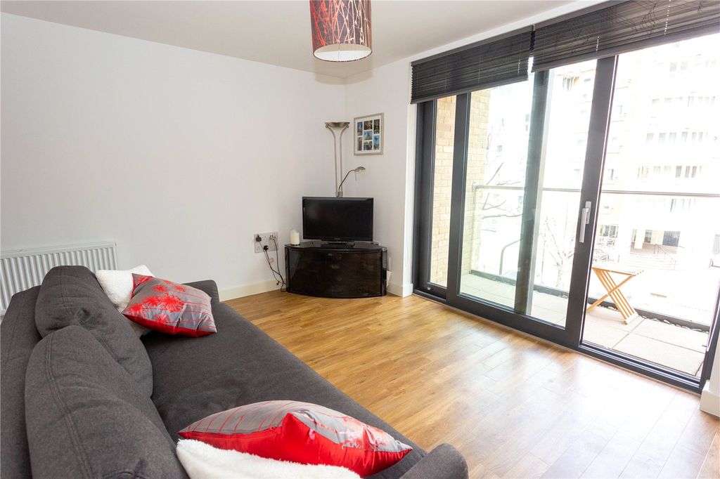 Property photo 3 of 10 Picture No. 04