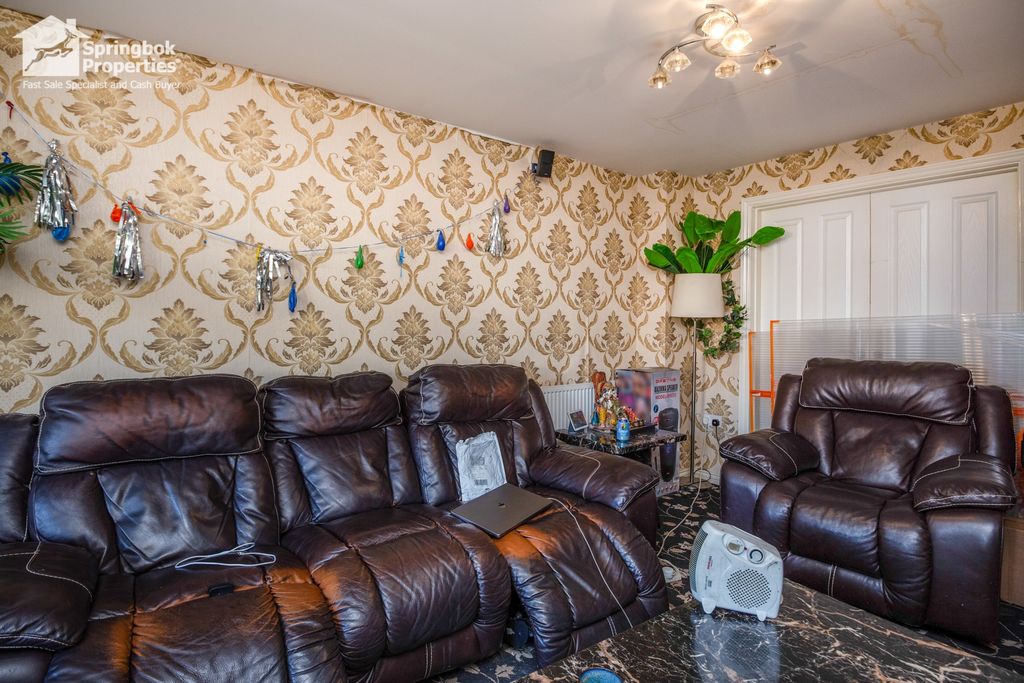 Property photo 3 of 13 Image 2