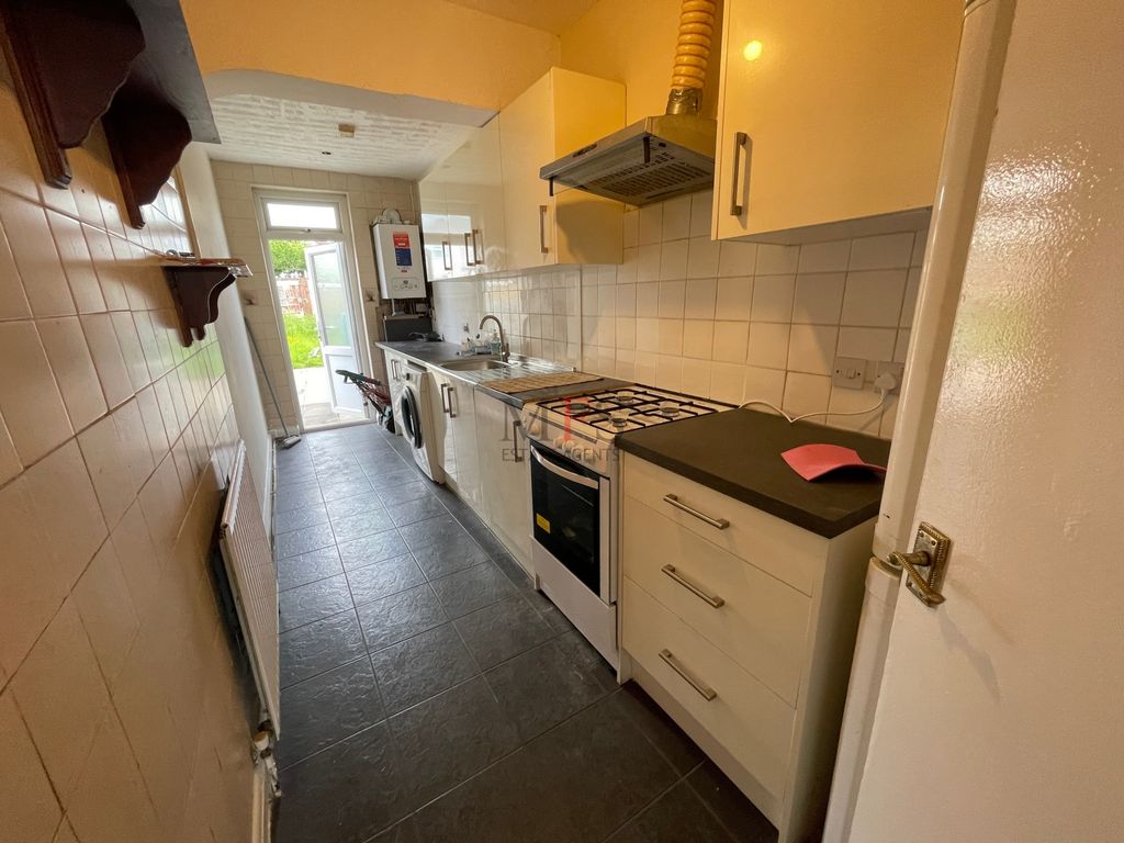 Property photo 2 of 14 Photo 8