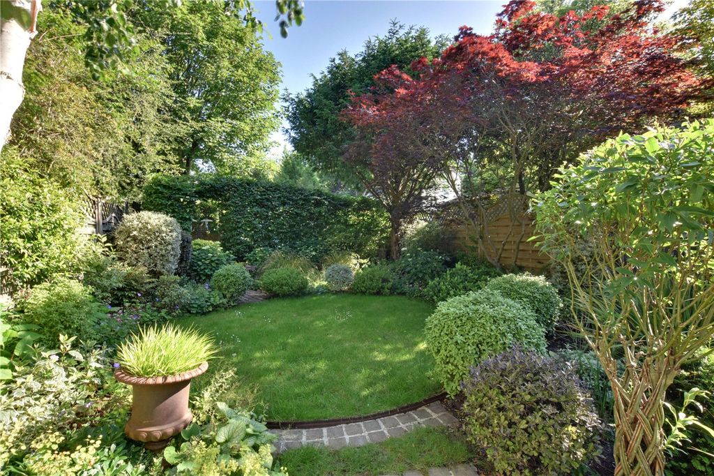 Property photo 2 of 25 Picture No. 35