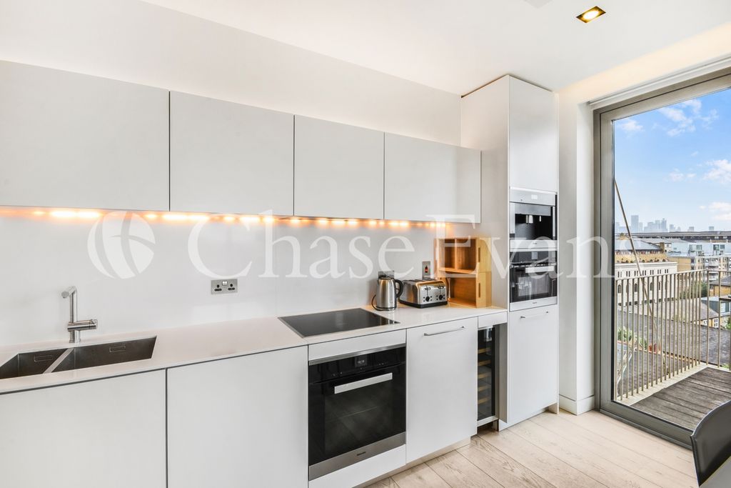 Property photo 3 of 13 Kitchen