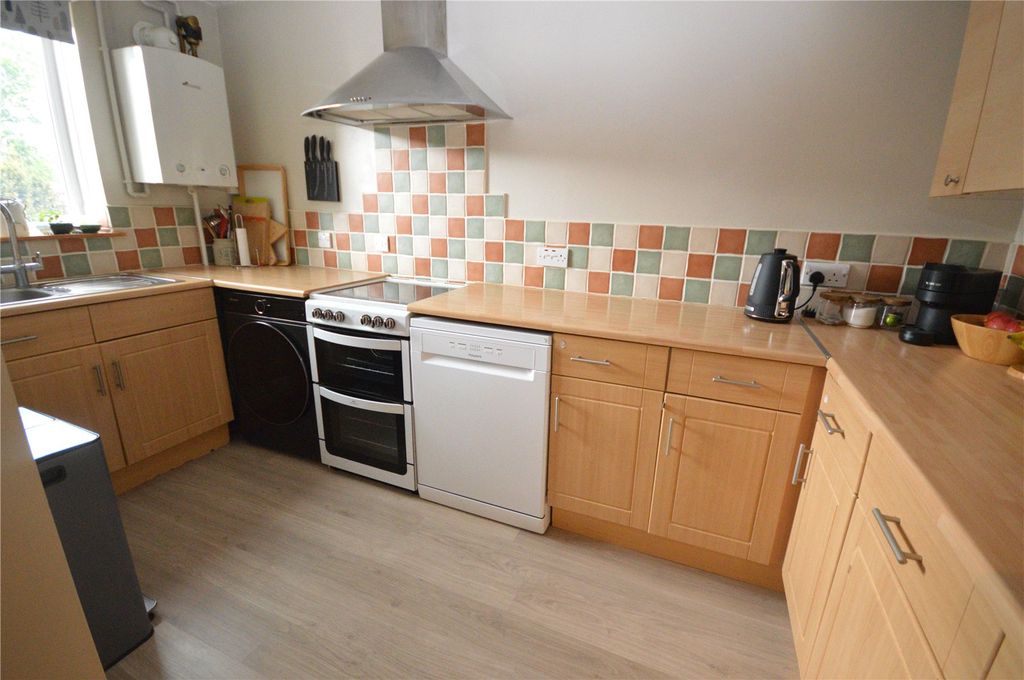 Property photo 2 of 13 Picture No. 22