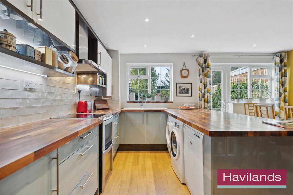 Property photo 2 of 22 Colonels Walk-17.Jpg
