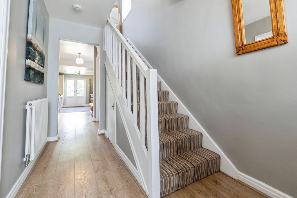 Property photo 3 of 20 Pbox-Img.Jpg