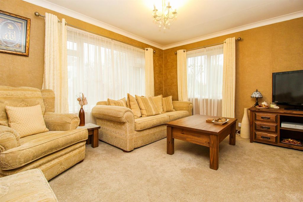 Additional image 5 of 4 bed detached bungalow for saleSoothill Lane, Soothill, Batley WF17
