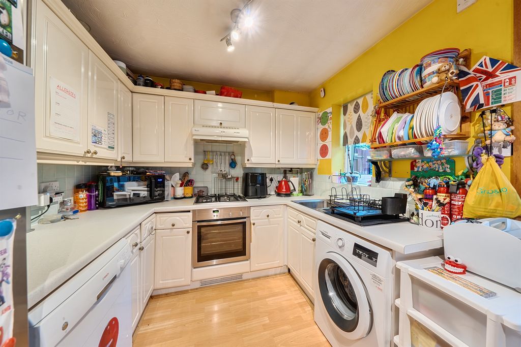 Property photo 3 of 17