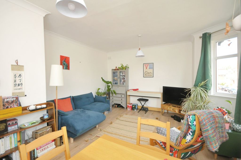 Property photo 2 of 17 Photo