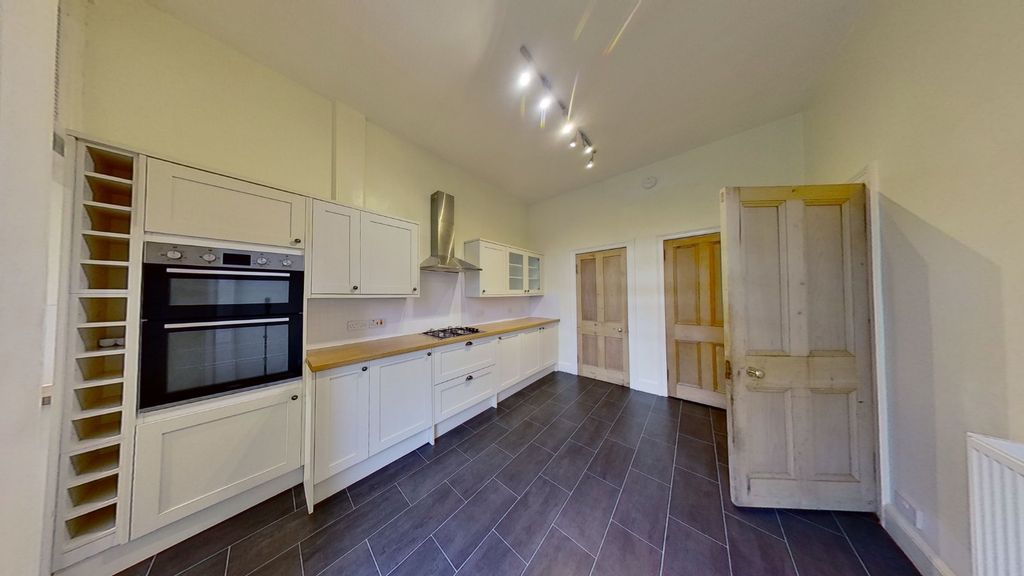 Property photo 3 of 13 Photo 3