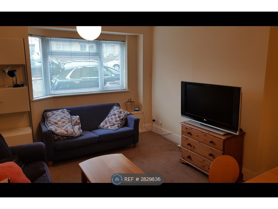 Property photo 3 of 23 Lounge