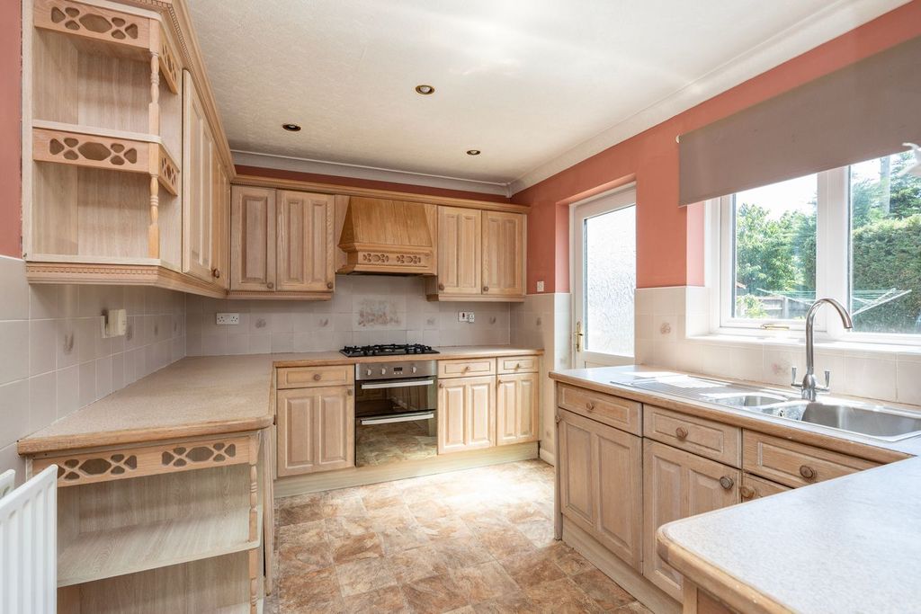 Property photo 3 of 14