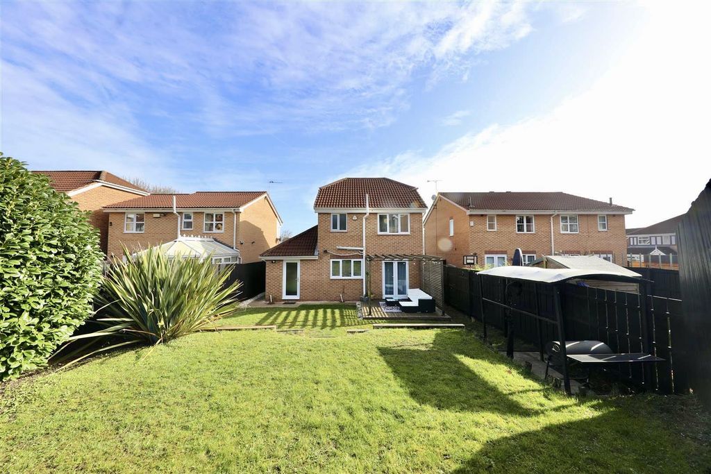 Property photo 3 of 23 Outside