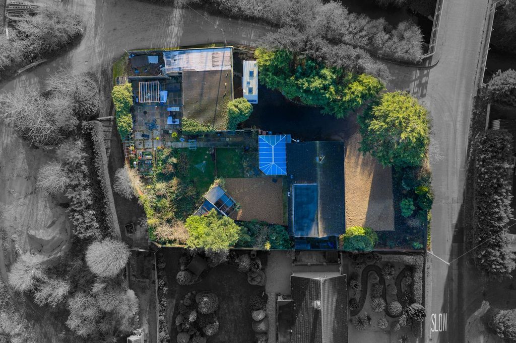 Property photo 3 of 27