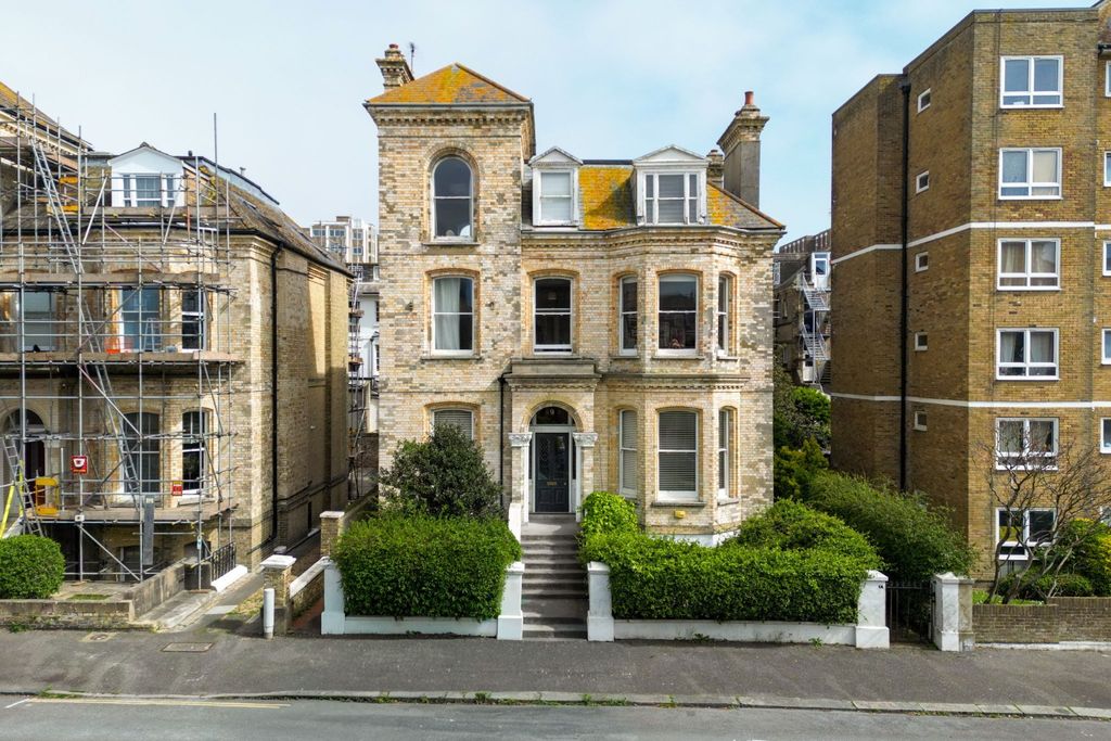 Property photo 1 of 12 4823262